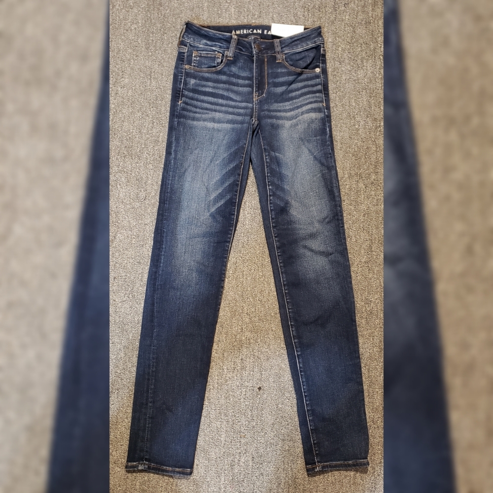 American Eagle Skinny Size 2 Long next level stretch